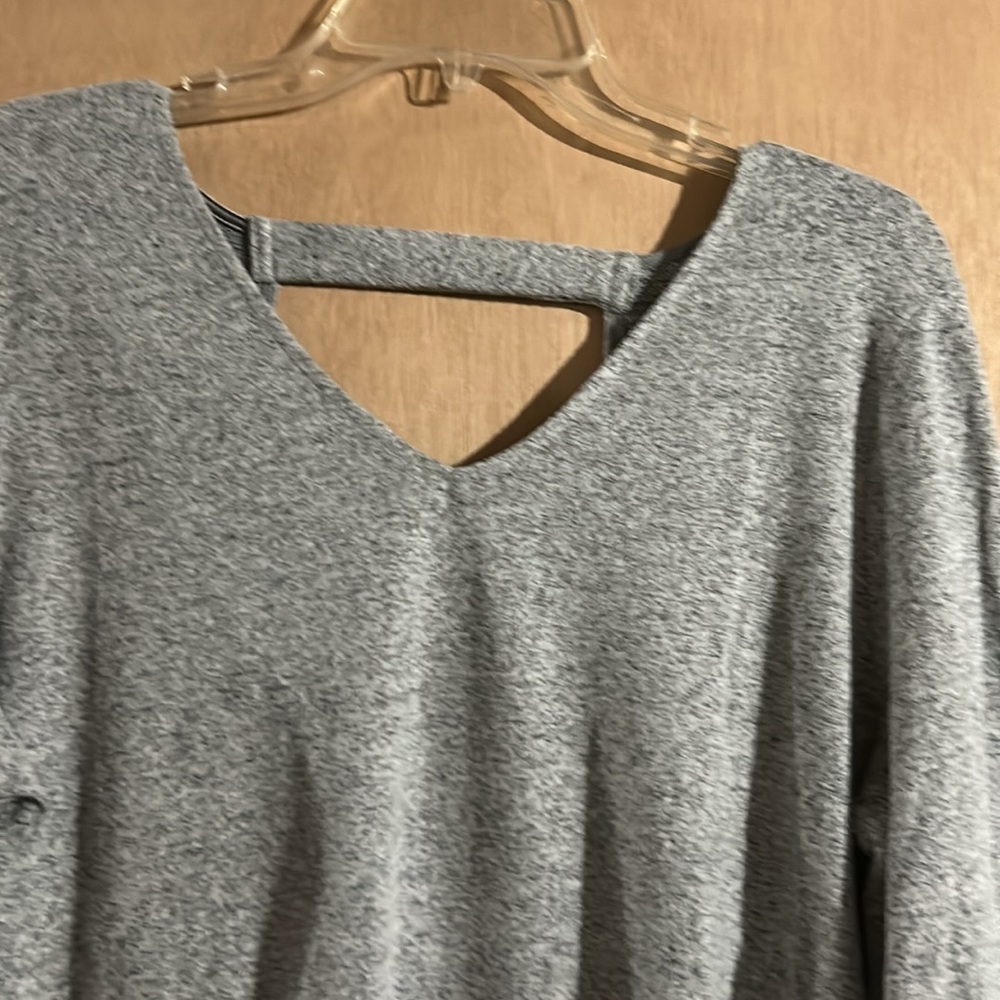 White House Black Market Women’s Shirt - Picture 2 of 5